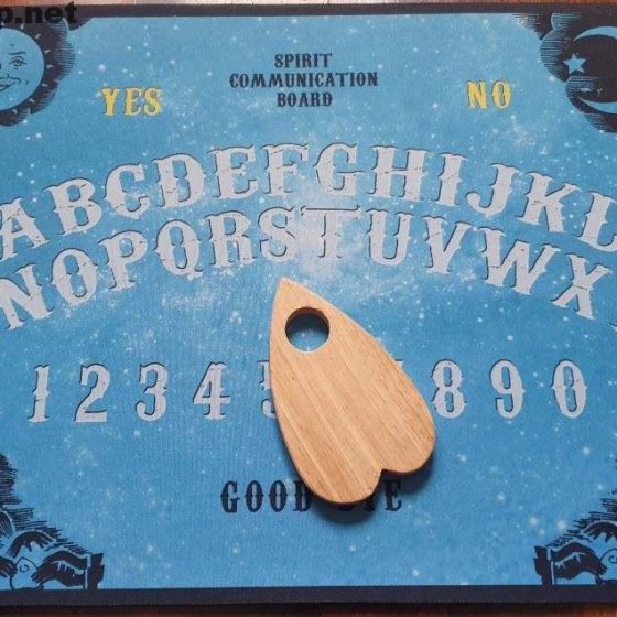 Tavola Ouija - spirit communication board