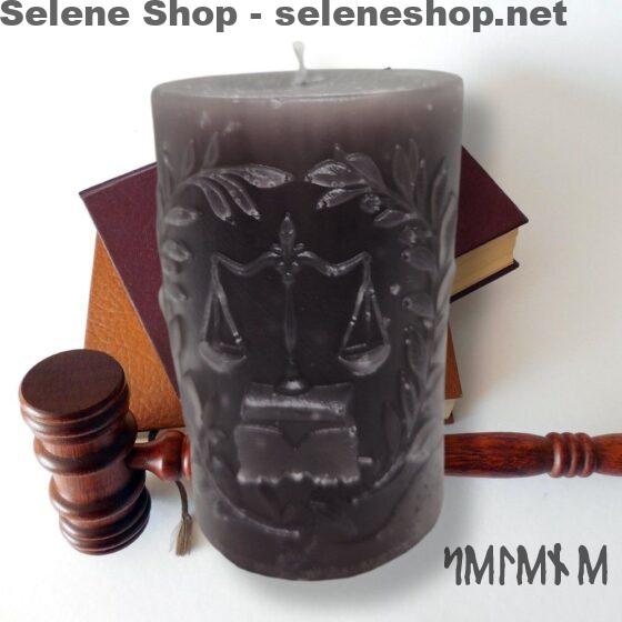 Vela realzada con ritual por la justicia