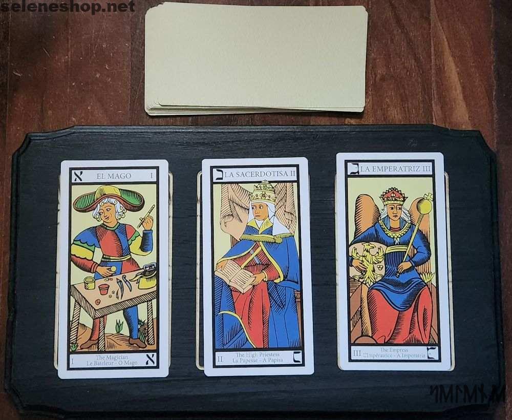 Table de divination par les cartes de tarot2